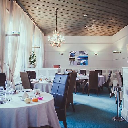 Hotel Logis Le Bourbon Yssingeaux Eksteriør bilde