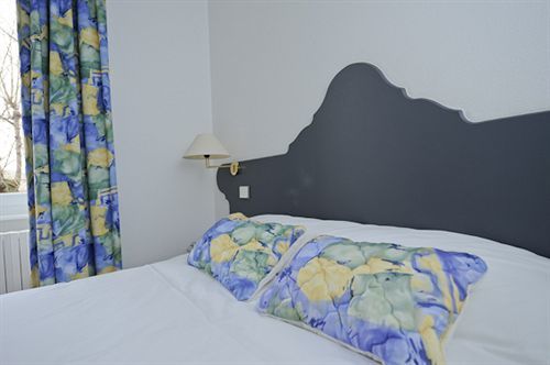 Hotel Logis Le Bourbon Yssingeaux Eksteriør bilde
