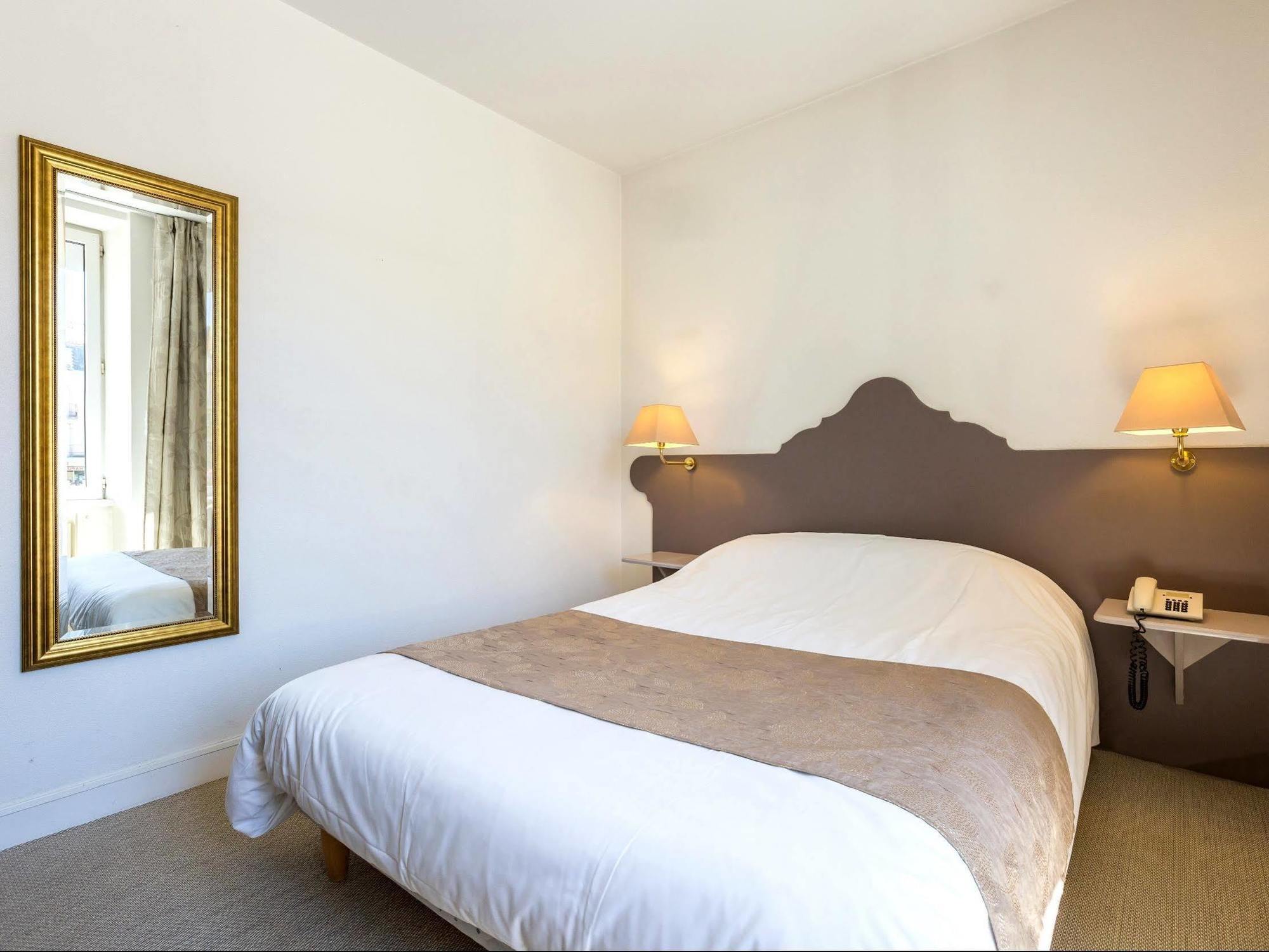 Hotel Logis Le Bourbon Yssingeaux Eksteriør bilde